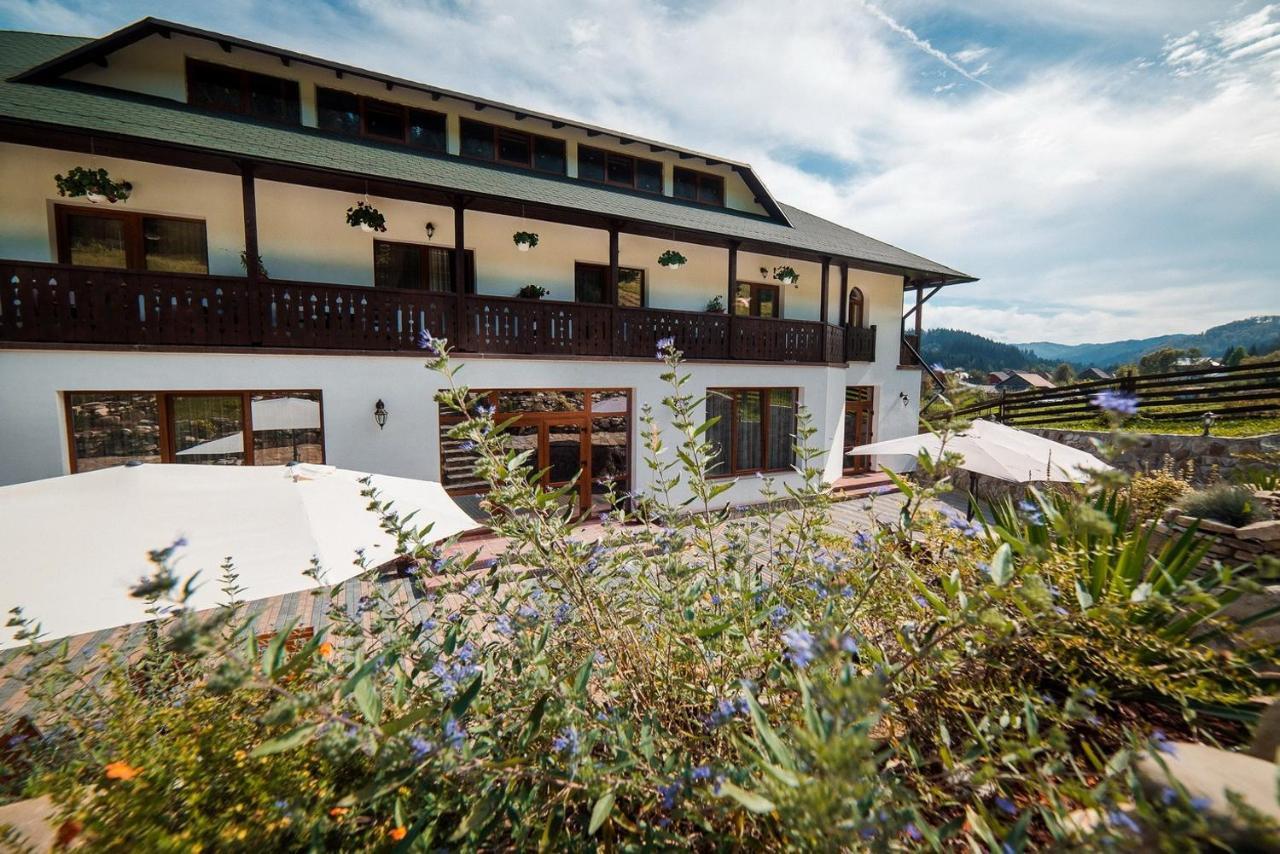 Conacul Domnitei Hotel Voronet Exterior photo